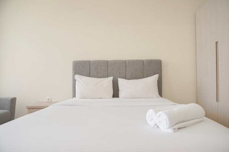 Bedroom 3, Strategic and Comfy Studio Menteng Park Apartment By Travelio, Central Jakarta
