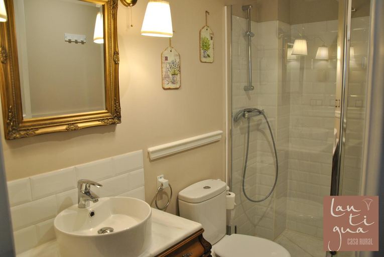 Bathroom 4, Lantigua Casa Rural, Córdoba