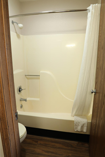 Bathroom, Econo Inn, Platte
