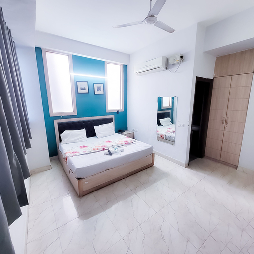 Room 2, Roomshala 150 Happy Inn Vinod nagar, West