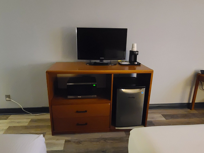 Others 5, Travelodge by Wyndham Barrie, Simcoe