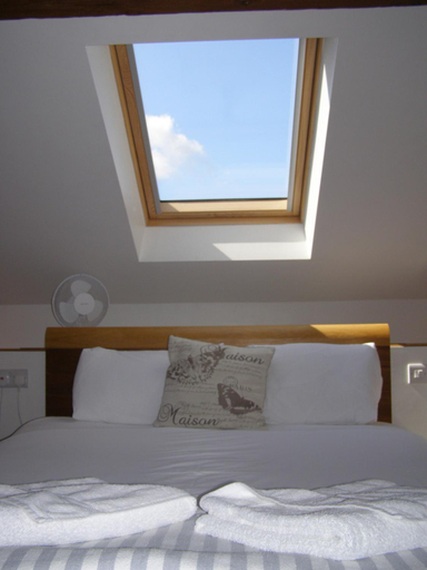Bedroom 2, Coddy's Farm, Kirklees