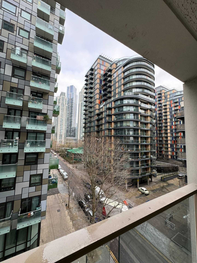 Others 4, Contemporary 2BD Flat W/balcony Canary Wharf!, London