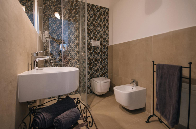 Bathroom 4, Boutique B & B Vintage, Palermo