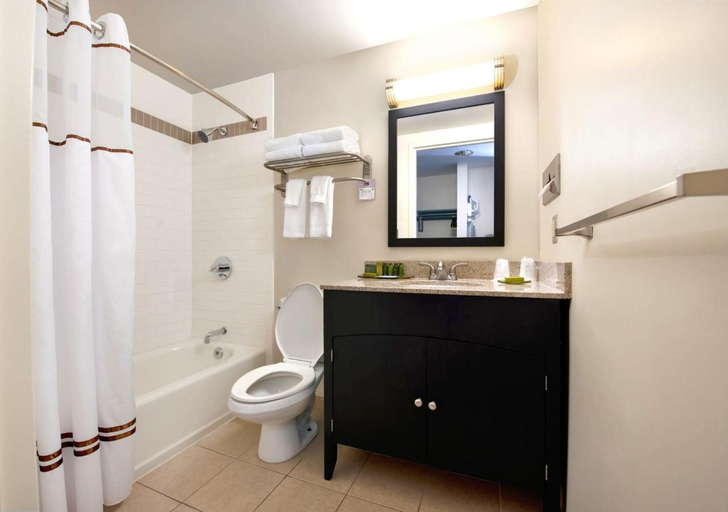 Bathroom 4, Kellogg Conference Hotel Capitol Hill, Washington D.C.