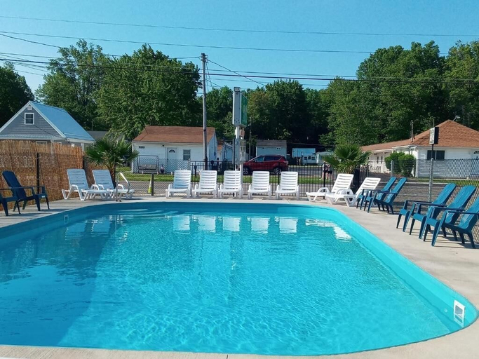 Sport & Beauty 4, The Palms Motel, Ashtabula