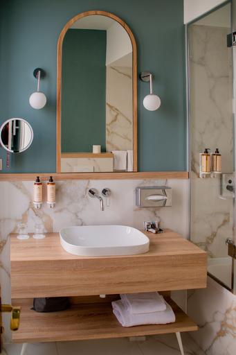 Bathroom 4, Mercure Lyon Centre Beaux Arts Hotel, Rhône