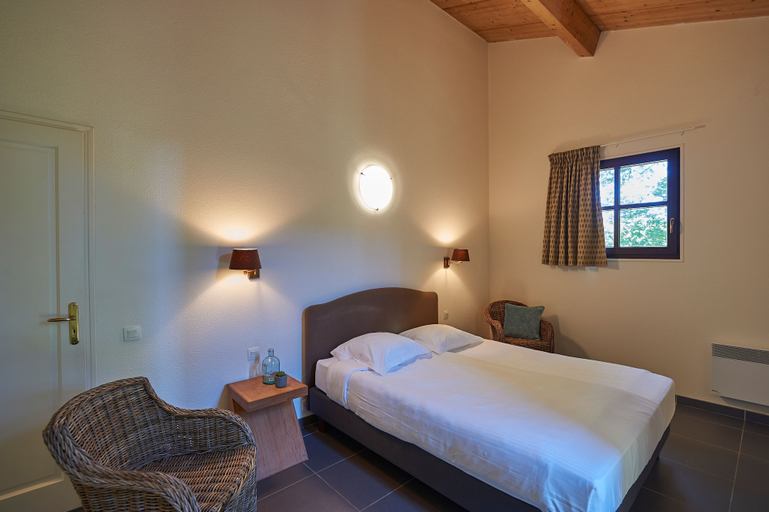 Bedroom 5, FranceComfort - Château de Salles, Gironde