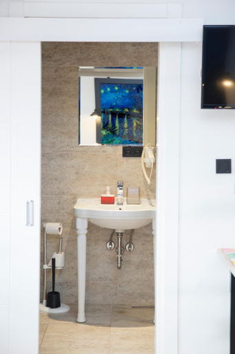 Bathroom 4, Ada Apart, Konak