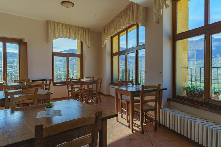 Others 5, Ostello-Albergo dagli Elfi, L'Aquila
