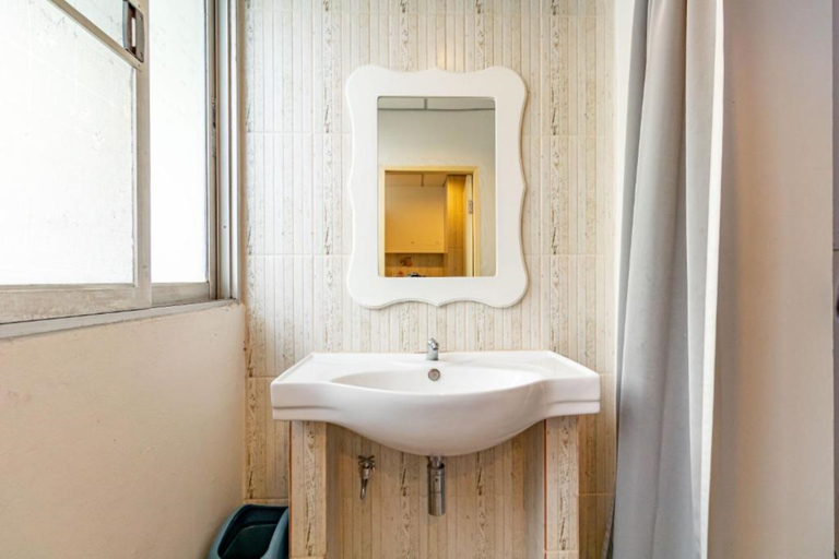 Bathroom 5, Alanda Hotel & Apartment Pinklao Bangkok, Bang Plad