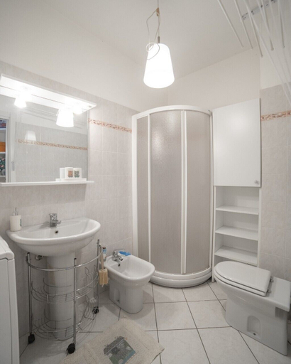 Bathroom, Casa Dea Diana, Imperia