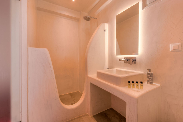 Bathroom 5, The Muses of Santorini, South Aegean