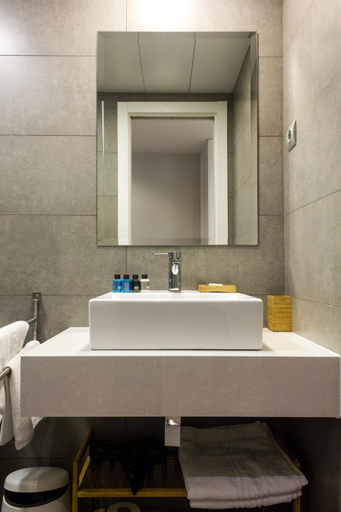 Bathroom 3, Arenal Suites Preciados, Madrid