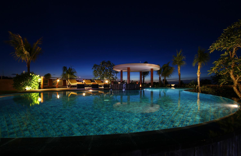 Swimming Pool 13