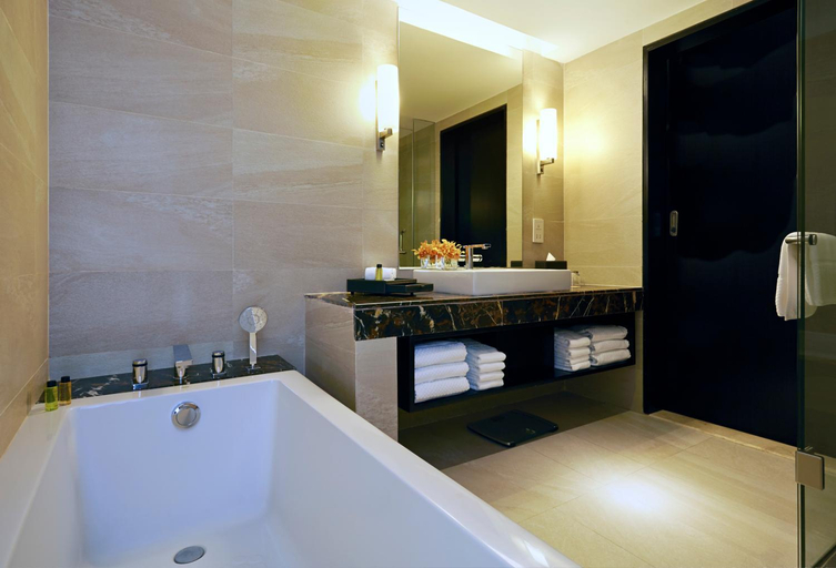 Bathroom 4, Amari Dhaka, Dhaka