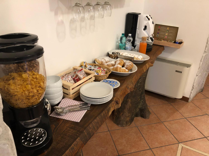 Food & Drinks 2, Ostello-Albergo dagli Elfi, L'Aquila