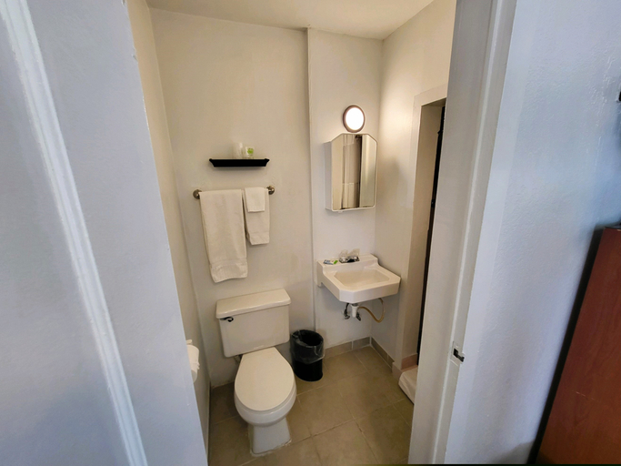 Bathroom, Rose's Motel, Cochise