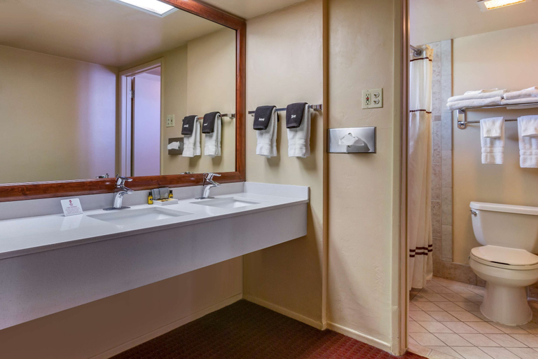 Bathroom 4, Best Western Plus King's Inn & Suites, Mohave