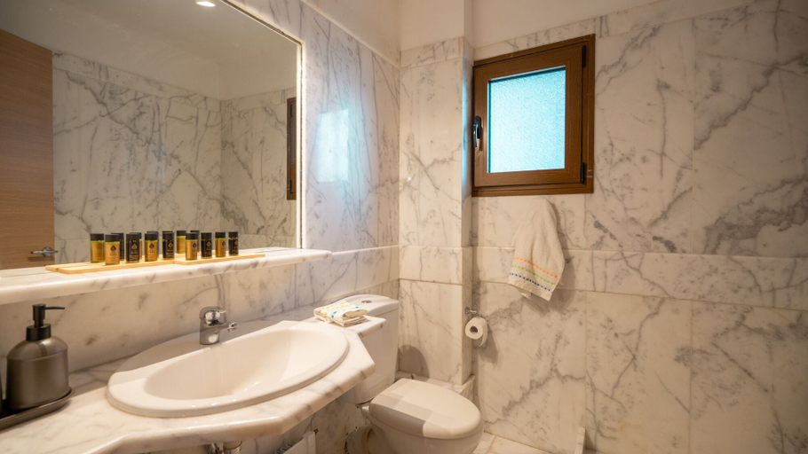 Bathroom 3, The Miller House under Meteora, Thessaly