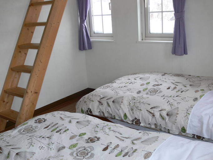 Bedroom 2, Pension Locomotion, Kutchan