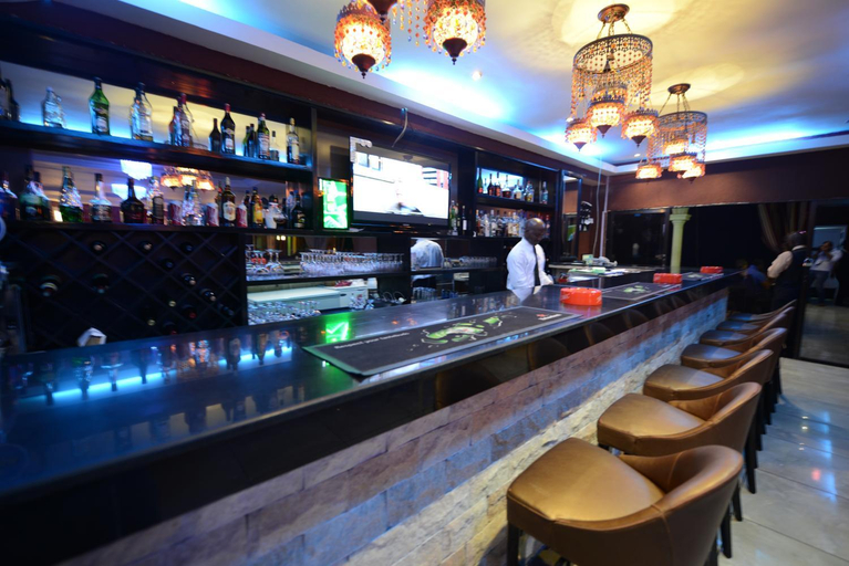 Food & Drinks 5, Country Lodge Complex, Western Urban