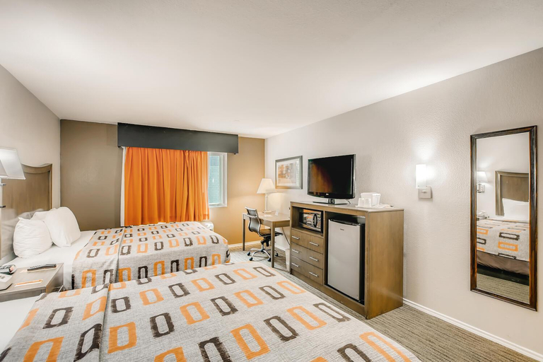 Bedroom 3, ORANGEWOOD INN AND SUITES MIDTOWN, Travis