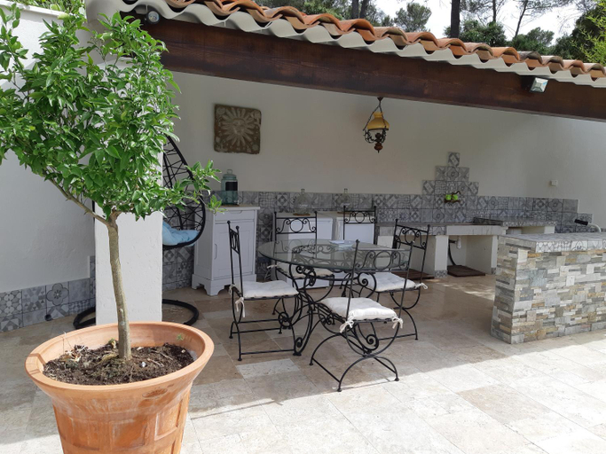 Others 4, Chambres d'Hotes en Provence - Piscine, Spa, Tennis, Bouches-du-Rhône