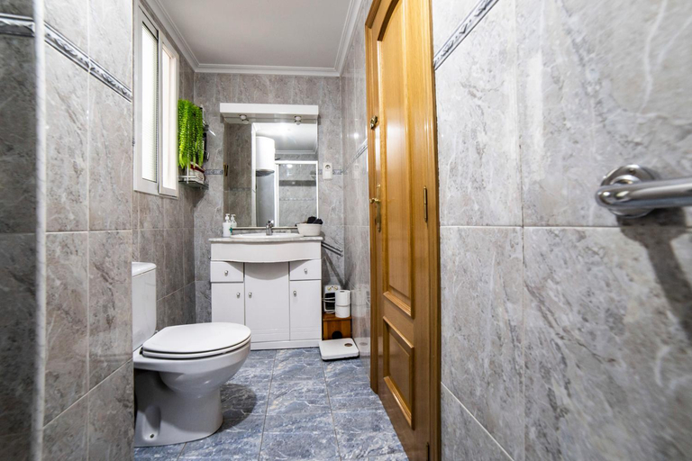 Bathroom 2, Awesome apartment center Valencia, Valencia