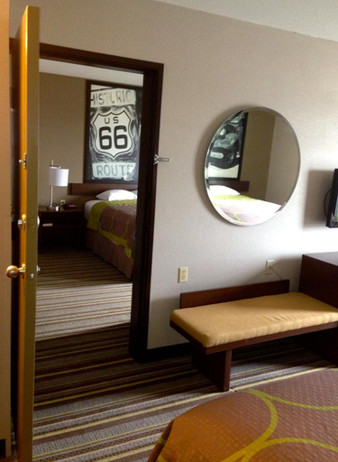 Bedroom 3, Super 8 by Wyndham Strafford/Springfield Area, Greene