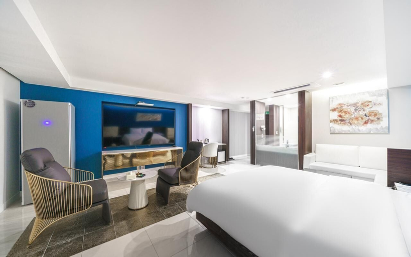 Hotel The One, Seo