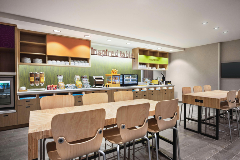 Food & Drinks 5, Home2 Suites By Hilton Colorado Springs I-25 Central, El Paso