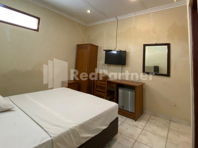 Bedroom 2, Hotel Kurnia @ Jln Pemuda Blora RedPartner, Blora