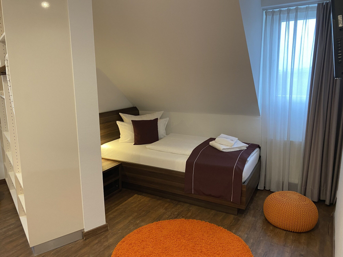 Bedroom 3, sevenDays Hotel BoardingHouse, Karlsruhe