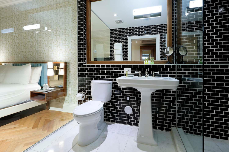 Bathroom 11