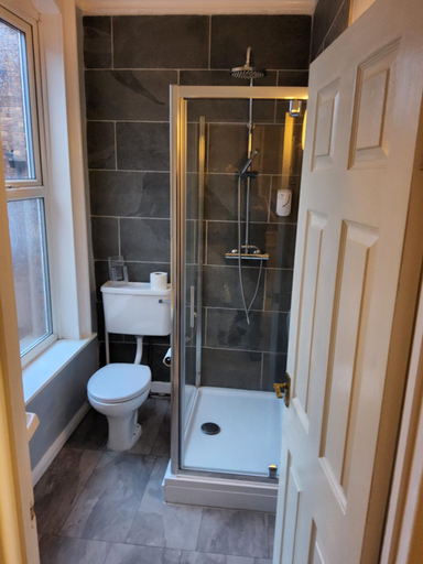 Bathroom 3, The Avenue Hotel, Lincolnshire