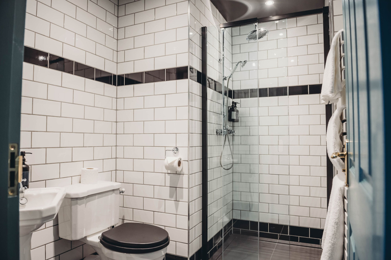 Bathroom 4, Roslyn House, Argyll and Bute