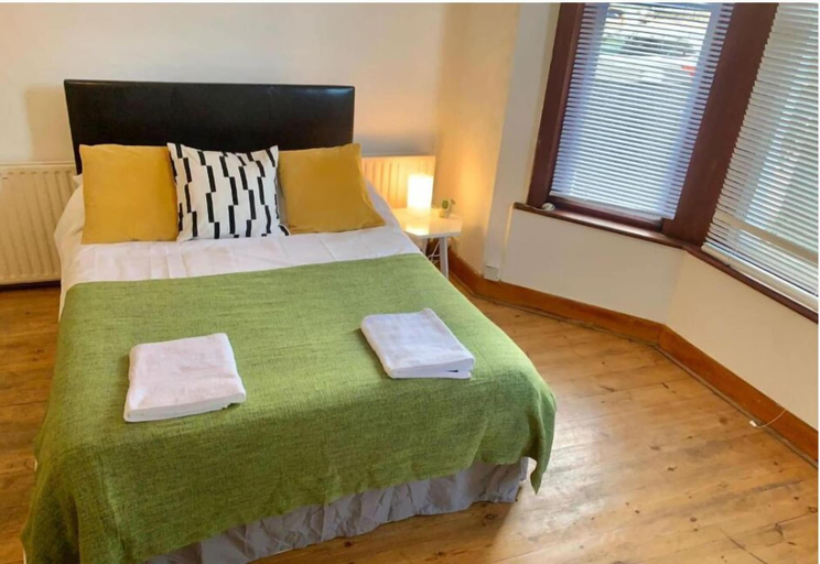 Others 5, Double Room - Balham Guest House F1, London