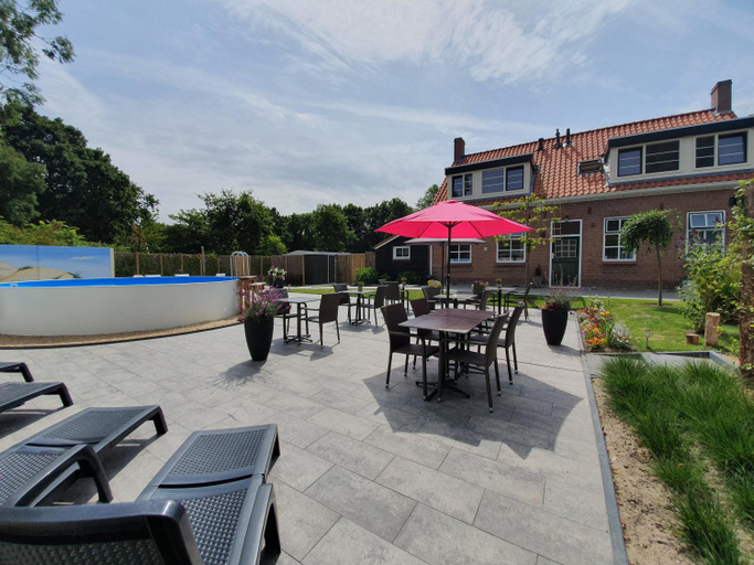 Others 5, B&B Dennenbos, Veere