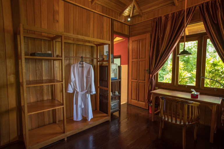 Bedroom, K2 Lembeh Dive Resort, Bitung