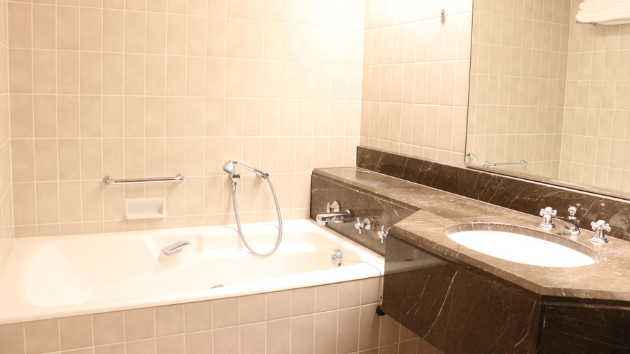 Bathroom 15