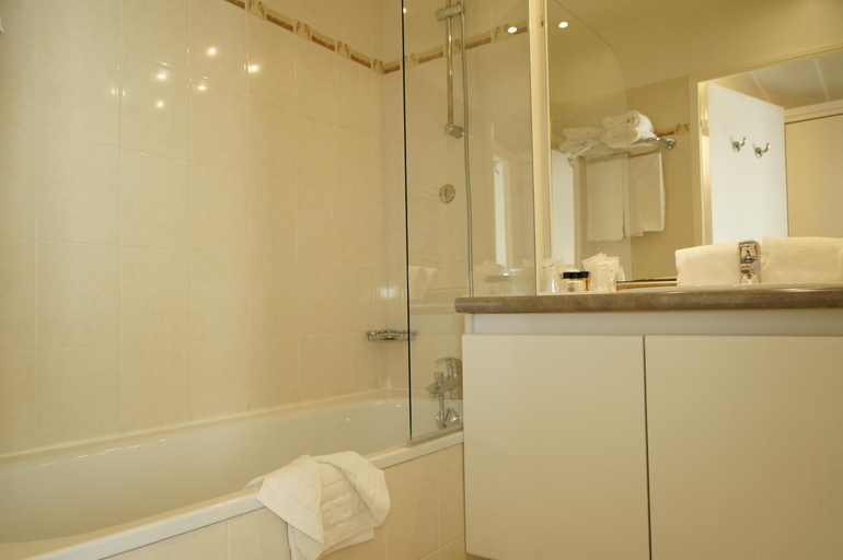 Bathroom 3, Residhome Bois Colombes Monceau, Hauts-de-Seine