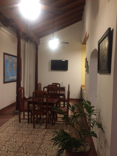 Food & Drinks, Hotel Hellenika, León