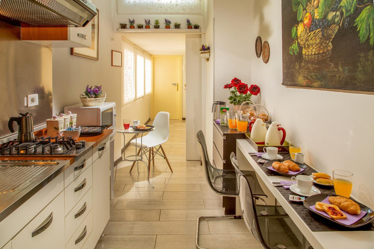 Food & Drinks 5, Bed & Breakfast RCH Roman Central House, Rome