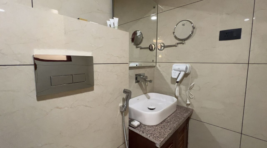 Bathroom 3, Hotel Maryul Kargil, Kargil