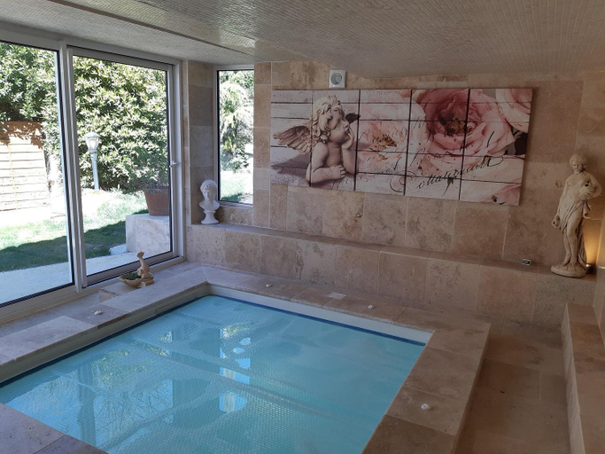 Hot tub 4, CHAMBRES D'HOTES- Piscine, Spa, Tennis, Bouches-du-Rhône