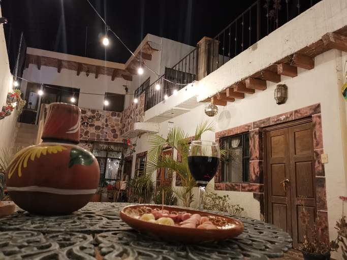 Others 4, La Casa del Abuelo, Allende
