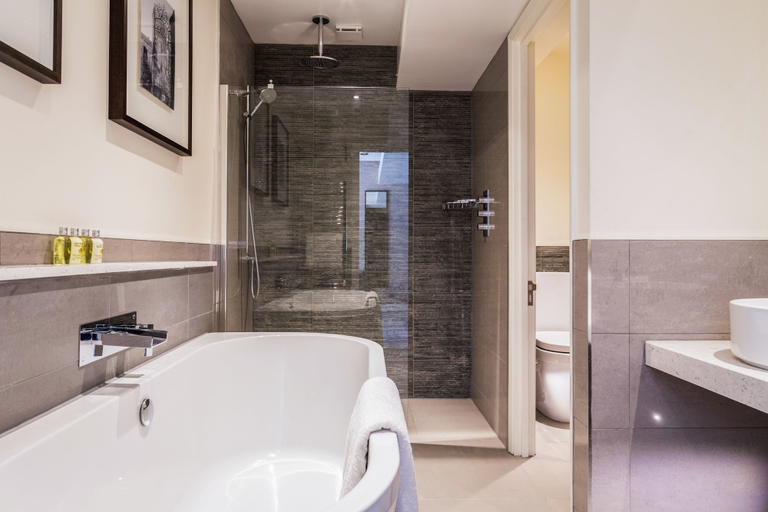 Bathroom 4, Old Swan & Minster Mill Hotel, Oxfordshire