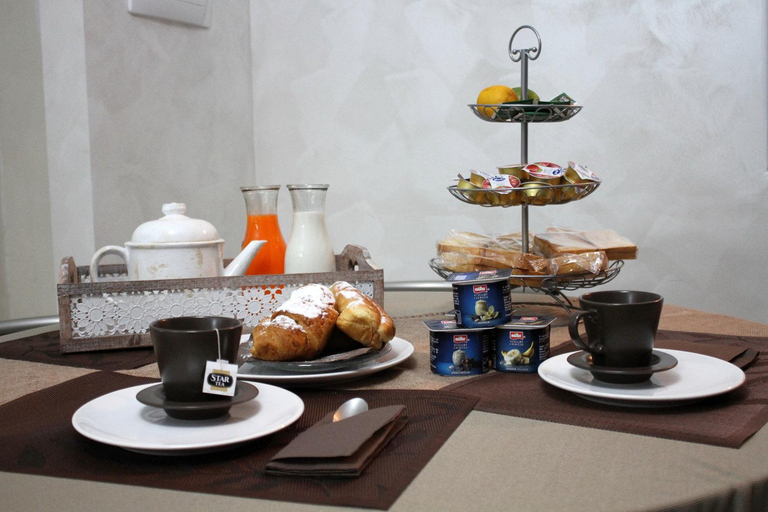 Food & Drinks 5, Tommy's Apartment, Napoli