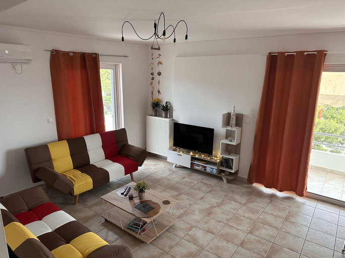 Others 5, VerGian Brand New Apt at Agioi Theodoroi, Peloponnese